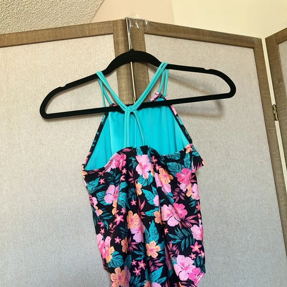 FINAL MARKDOWN Floral wonder nation Swimsuit girls swimsuit medium